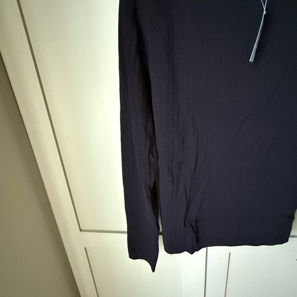 NWT Ann Taylor Ribbed Off Shoulder Black Long Sleeve Sweater SZ LP - Picture 8 of 10